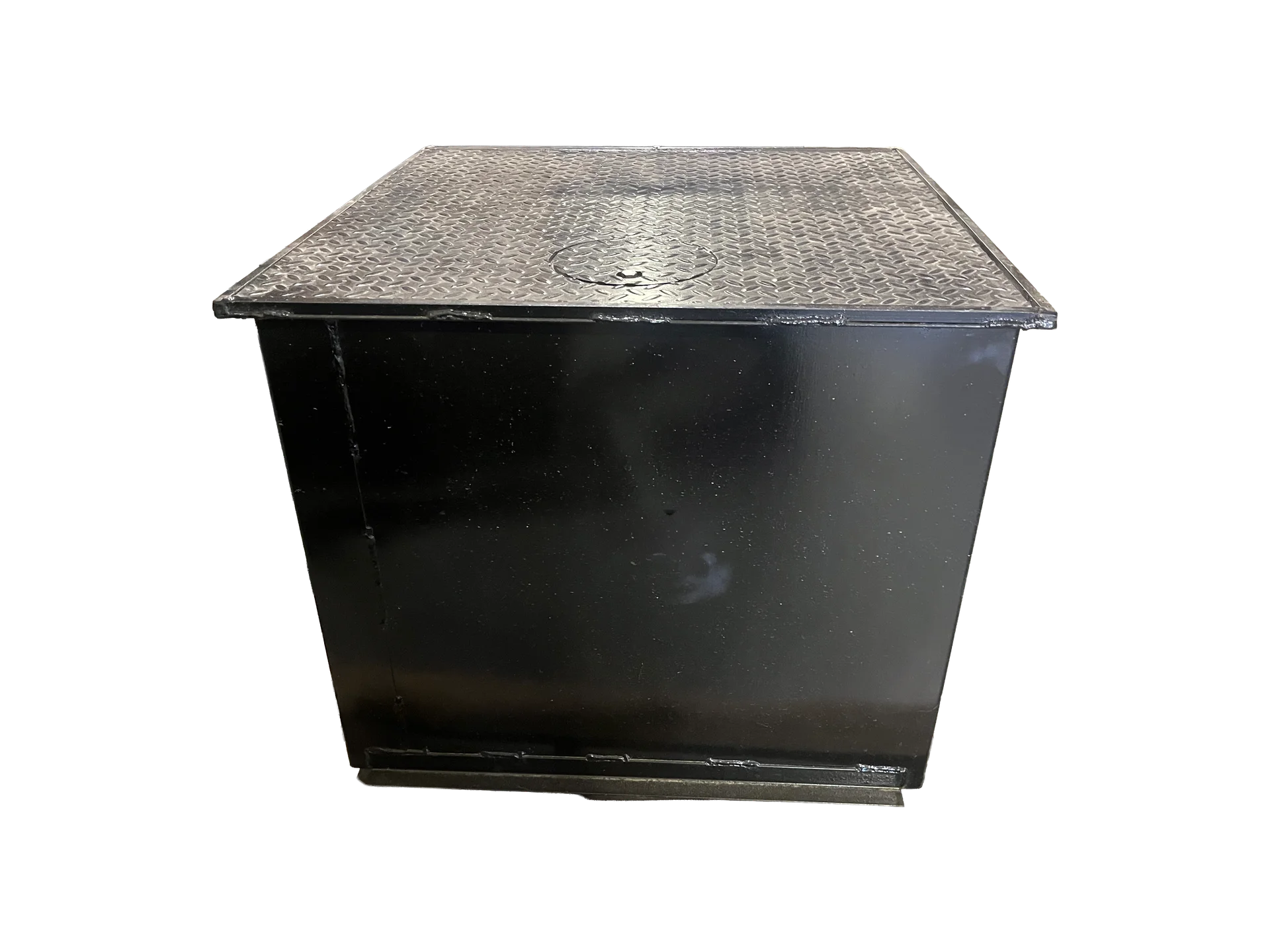 PRM-fabricated steel well vault with diamond plate traffic-rated lid